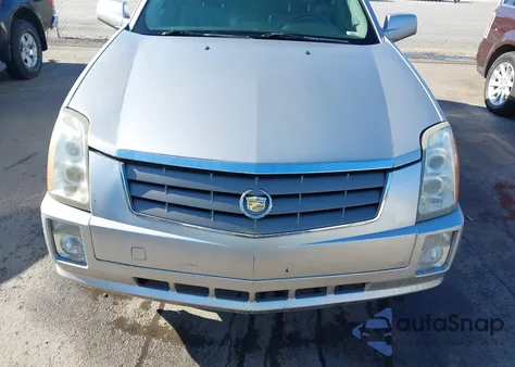 2004 Cadillac Srx Standard z USA, uszkodzony, nr VIN 1GYEE637340166600